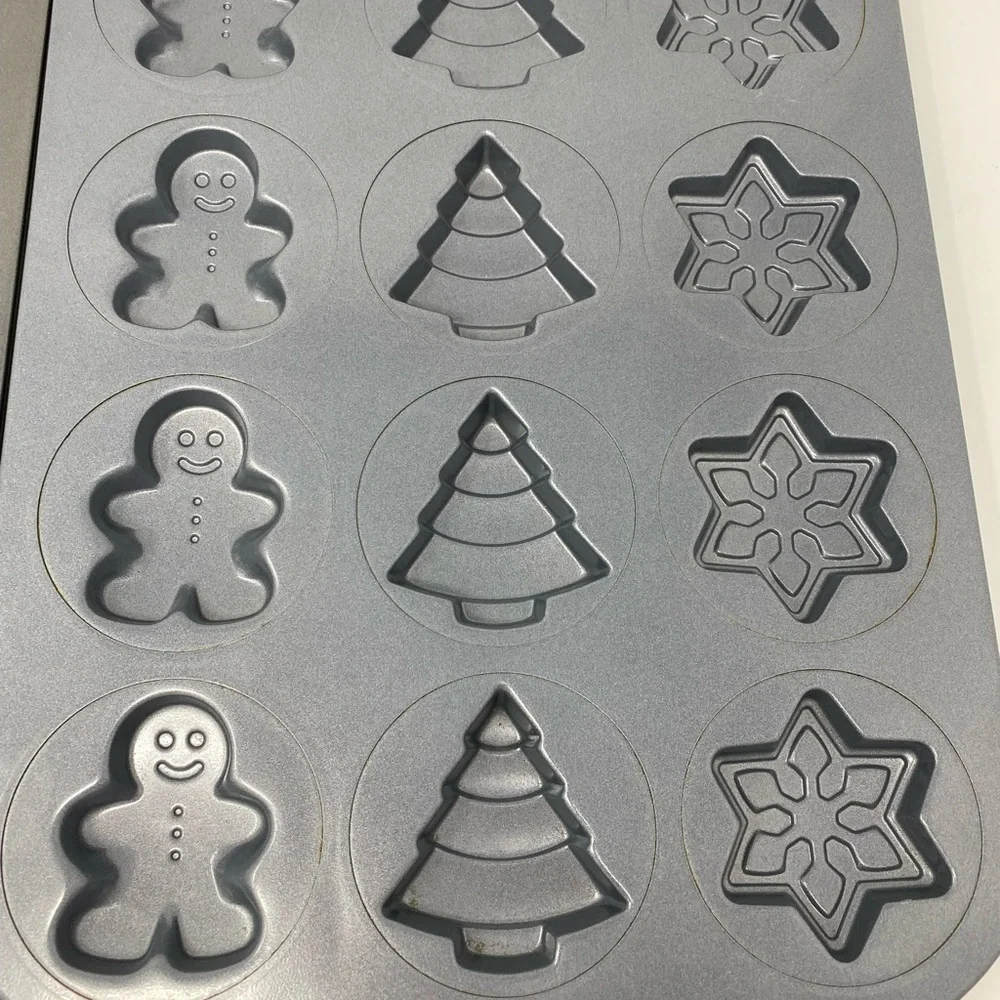 Wilton Holiday Cookie Mold Set - Black and Gray